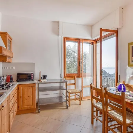 Gorgeous Home In Rapallo With House Sea View *