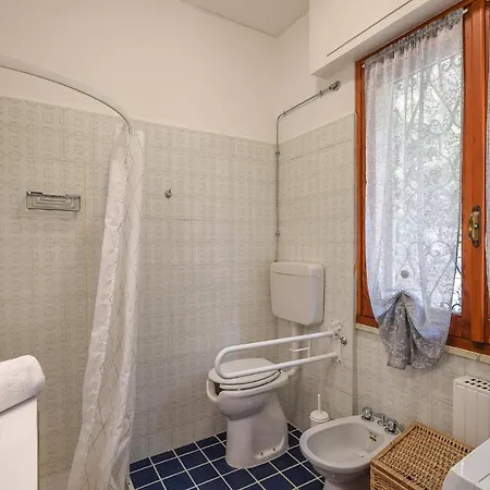 Gorgeous Home In Rapallo With House Sea View