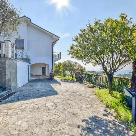 Hébergement de vacances In With Kitchen Rapallo